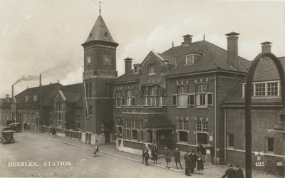 161664 Gezicht op het N.S.-station Heerlen te Heerlen.