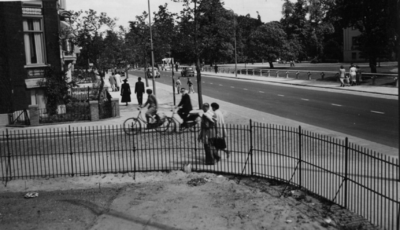 26278 Gezicht op de verbrede Biltstraat te Utrecht, uit het noordwesten, met links de ingang van de Buys Ballotstraat.