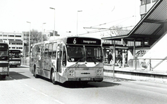 86155 Afbeelding van de Daf standaard autobus nr. 33 van het G.V.U. in de speciale uitmonstering door studenten van de ...