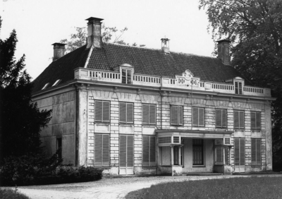 92231 Gezicht op de voorgevel van het landhuis Nieuw Amelisweerd (Koningslaan 1) te Bunnik.