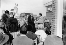 91949 Afbeelding van de officiële opening van de tennisbanen van de L.T.C. (Lawn Tennis Club) op het sportveldencomplex ...