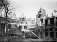 79412 Gezicht op de werkzaamheden aan de nieuwbouw van de Universiteitsbibliotheek (Wittevrouwenstraat 11) te Utrecht, ...