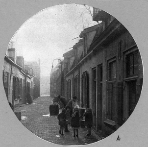 57493 Gezicht in de Groenesteeg te Utrecht.