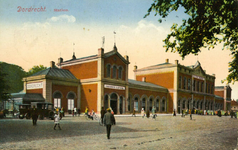 162875 Gezicht op het N.S.-station Dordrecht te Dordrecht.