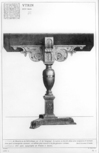 31286 Afbeelding van een gebeeldhouwde lessenaar, afkomstig uit het Hof Provinciaal te Utrecht.