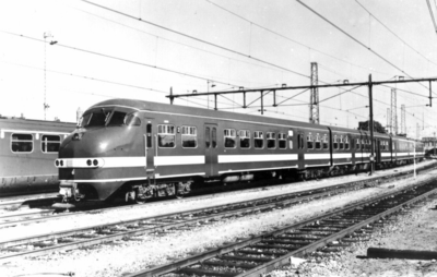 161986 Afbeelding van het electrische treinstel nr. 501 (mat. 1964, plan T, Treinstel Toekomst ) van de N.S. te Utrecht.