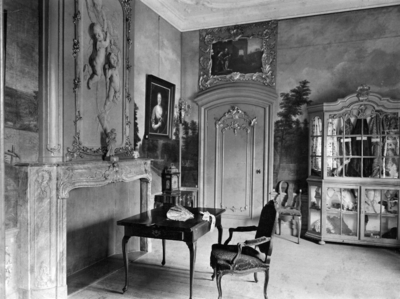 79018 Interieur van een stijlkamer in het Stedelijk Museum voor Oudheden (Hogeland) te Utrecht: Lodewijk XV-kamer.