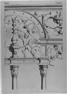 31198 Afbeelding van een gedeelte van de bekroning van het middelste koorhek in de Jacobikerk te ...