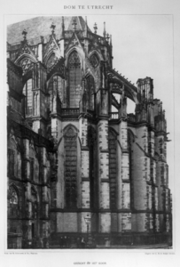 25563 Gezicht op het koor van de Domkerk (Domplein) te Utrecht, uit het zuidoosten.