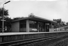 153034 Gezicht op de perronzijde van het N.S.-station Chèvremont te Kerkrade.