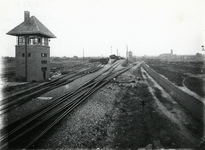 163196 Gezicht op het rangeerterrein te Susteren.