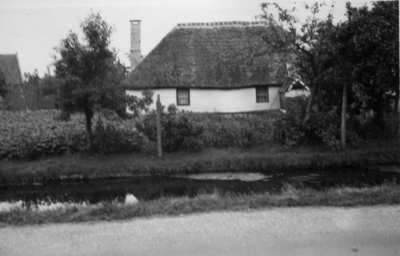 24766 Gezicht op de boerderij Kortland 116 te Lopik.