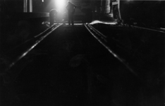 153430 Afbeelding van werkzaamheden aan het spoor in de nacht bij het N.S.-station Eindhoven Beukenlaan te Eindhoven.