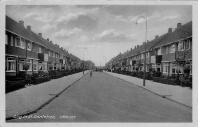 122712 Gezicht in de Dantelaan te Utrecht.