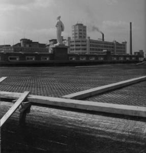 156398 Gezicht op het Vestdijkviaduct te Eindhoven.