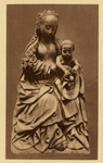 121499 Afbeelding van het, in het eerste kwart van de 16e eeuw vervaardigde, eikenhouten beeld Zittende Maria met kind, ...