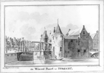 36766 Gezicht over de stadsbuitengracht te Utrecht op de Weerdpoort en -brug uit het noordwesten, met links de singel ...