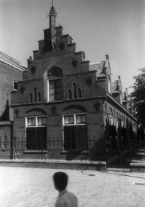 77979 Gezicht op enkele woningen aan het Speyaert van Woerdenshofje (Kerkstraat 41-73) te Utrecht.