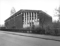 63950 Gezicht op de Christus Koningkerk met pastorie (Marshalllaan 139) te Utrecht; vanuit het westen.