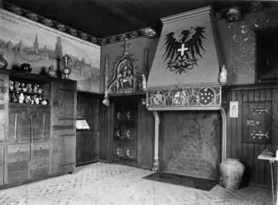 79019 Interieur van een stijlkamer in het Stedelijk Museum voor Oudheden (Hogeland) te Utrecht: Gotische kamer.
