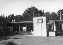 150836 Gezicht op het N.S.-station Wezep te Wezep.