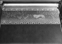 156722 Afbeelding van een gedeelte van de wandschildering van de dierenfabel in het trappenhuis van het koninklijk ...