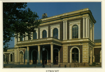 122142 Gezicht op de voorgevel van het Nederlands Spoorwegmuseum (Johan van Oldenbarneveltlaan 6) te Utrecht.