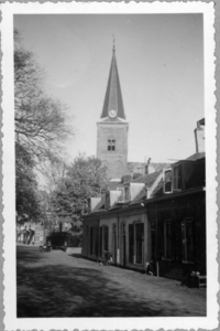 81213 Gezicht op de Geertekerk te Utrecht; met op de voorgrond de Pelmolenweg.