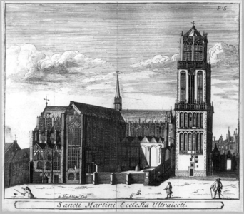 36936 Gezicht op de Domkerk en het Domkerkhof te Utrecht uit het noordwesten, met rechts het Bisschopshof met de ...