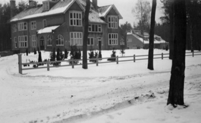 24740 Gezicht op het huis In de Dennen te Huis ter Heide.