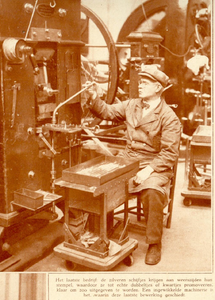 80600 Interieur van de Rijksmunt (Leidseweg 90) te Utrecht: muntstempelmachine.