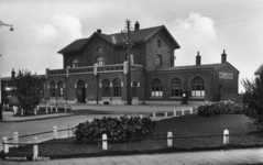 161695 Gezicht op het N.S.-station Helmond te Helmond.