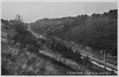 161924 Gezicht op de ingraving voor de spoorlijn Utrecht-Arnhem te Oosterbeek.