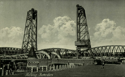 163147 Gezicht op de hefbrug over de Koningshaven (Koningshavenbrug) te Rotterdam.