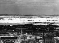 84895 Overzicht van het noordelijke gedeelte van de stad Utrecht, vanaf de Domtoren, uit het zuiden, met Tuinwijk en ...