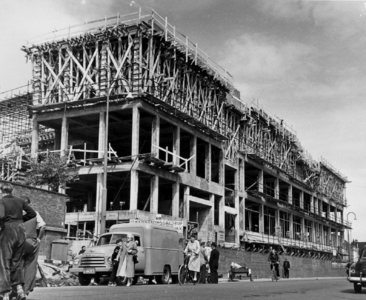 86828 Gezicht op het in aanbouw zijnde kantoorgebouw van de Rabobank (St Jacobsstraat 30) te Utrecht.