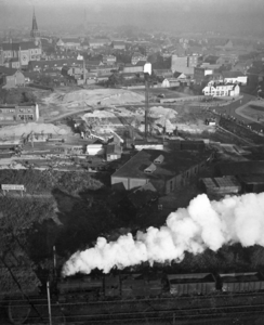 156385 Overzicht van de werkzaamheden bij het Emmasingelviaduct (Boschdijkviaduct) te Eindhoven.