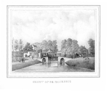 135096 Gezicht uit het zuiden over de stadsbuitengracht te Utrecht op het nog jonge singelplantsoen met de Maliebrug en ...