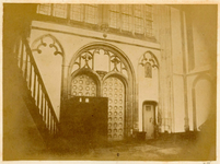 122321 Interieur van de Domkerk te Utrecht: de deuren in het zuidertransept.