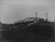 156926 Gezicht op de Hoge Brug over het spoorwegemplacement te Zwolle.