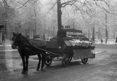 62926 Afbeelding van een groentewagen op de Maliebaan te Utrecht.
