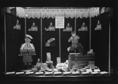 121407 Afbeelding van een (model-) etalage voor een bakkerswinkel van De Korenschoof te Utrecht, met Haagse hopjes.