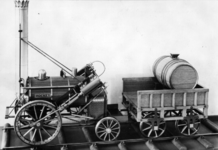 78786 Afbeelding van het schaalmodel van de stoomlocomotief Rocket uit de collectie van het Nederlands Spoorwegmuseum ...