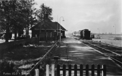 161930 Gezicht op het N.S.-station Putten te Putten.