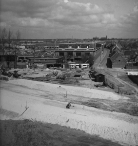 156403 Afbeelding van de werkzaamheden ten behoeve van de aanleg van het hoogspoor te Eindhoven, ter hoogte van de ...