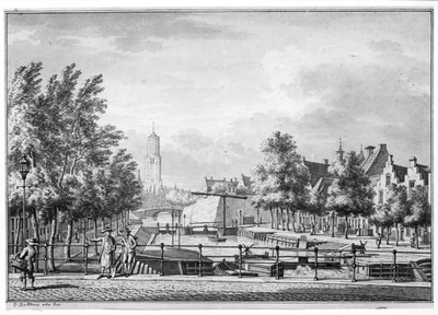 35176 Gezicht vanaf de Stenenbrug over de Vecht op de stad Utrecht met aan weerszijden de bebouwing langs de Bemuurde ...