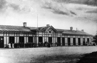 155115 Gezicht op het station Groningen van de Staatsspoorwegen te Groningen.