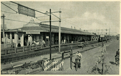 162731 Gezicht op het N.S.-station Ede-Wageningen te Ede.