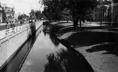 26279 Gezicht op de verbrede Biltstraat te Utrecht, uit het zuidwesten, met rechts het huis Het Hogeland in het ...