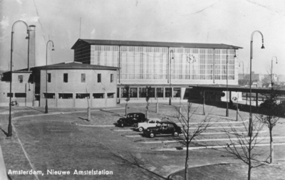 162543 Gezicht op het N.S.-station Amsterdam Amstel te Amsterdam.